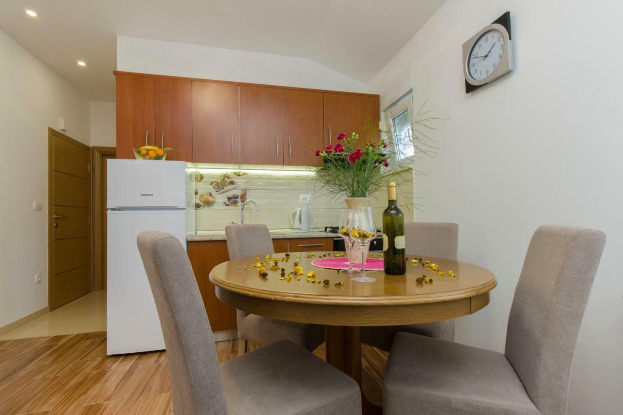 Apartmani Skelin***/**** Kaštela Buitenkant foto