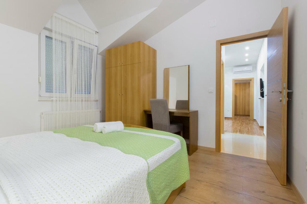 Apartmani Skelin***/**** Kaštela Buitenkant foto