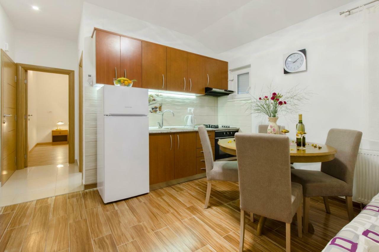 Apartmani Skelin***/**** Kaštela Buitenkant foto