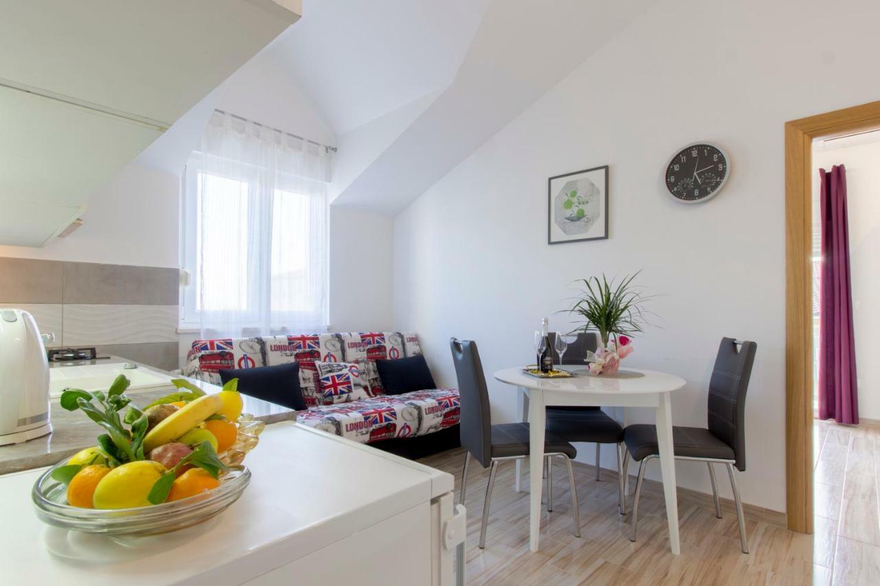 Apartmani Skelin***/**** Kaštela Buitenkant foto